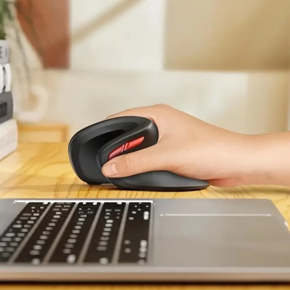 Black Ergonomic Wireless Mouse